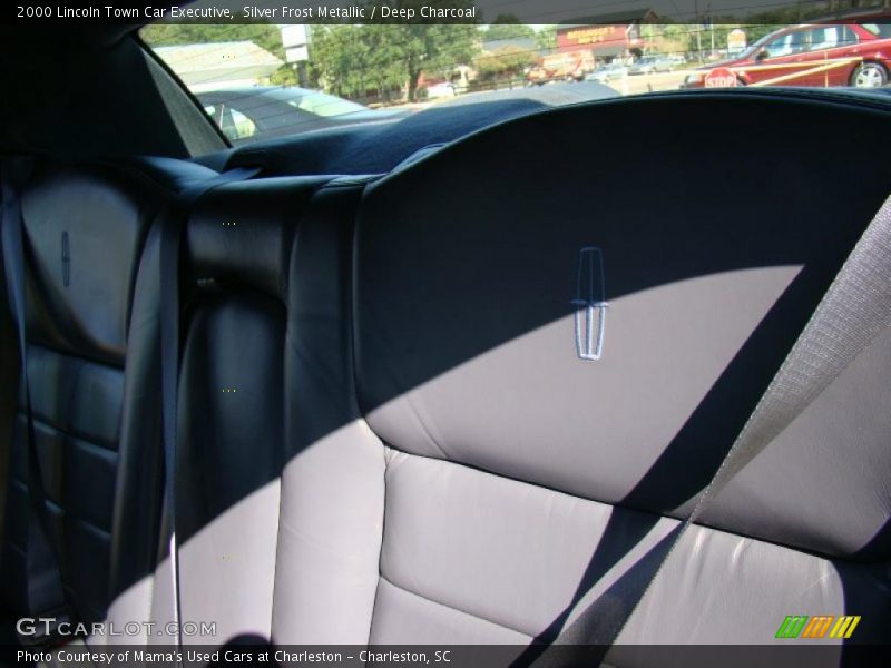 Silver Frost Metallic / Deep Charcoal 2000 Lincoln Town Car Executive