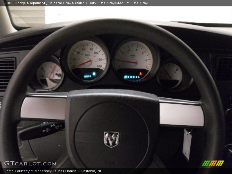 Mineral Gray Metallic / Dark Slate Gray/Medium Slate Gray 2005 Dodge Magnum SE