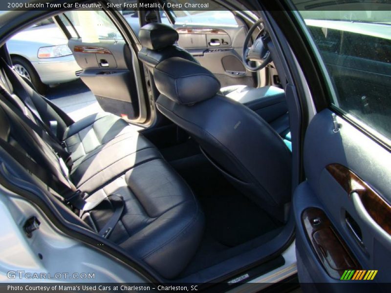 Silver Frost Metallic / Deep Charcoal 2000 Lincoln Town Car Executive