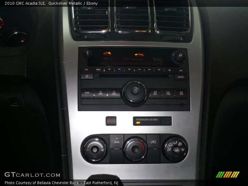 Quicksilver Metallic / Ebony 2010 GMC Acadia SLE