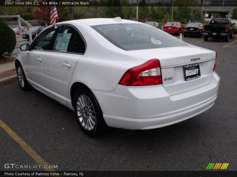 Ice White / Anthracite Black 2007 Volvo S80 3.2