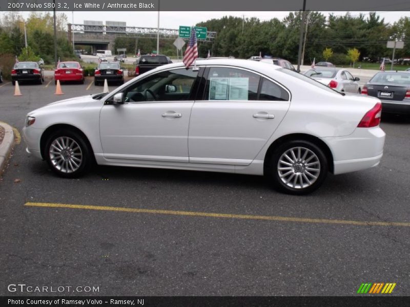 Ice White / Anthracite Black 2007 Volvo S80 3.2