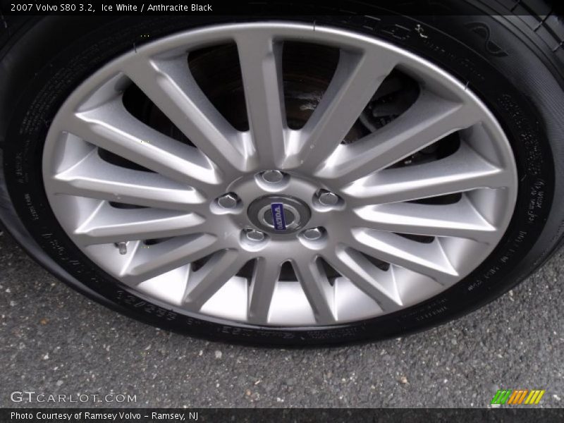 Ice White / Anthracite Black 2007 Volvo S80 3.2