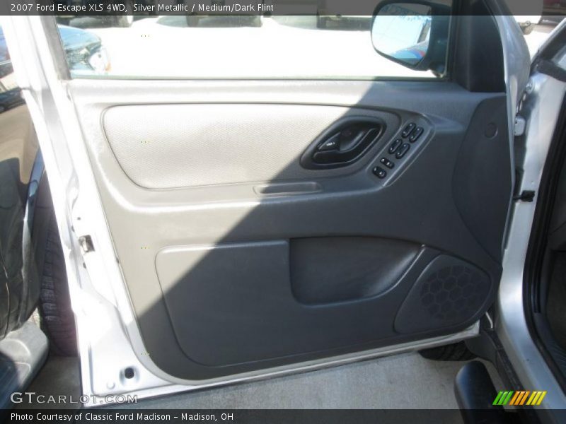 Silver Metallic / Medium/Dark Flint 2007 Ford Escape XLS 4WD