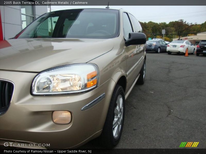 Cashmere Metallic / Cashmere 2005 Buick Terraza CX