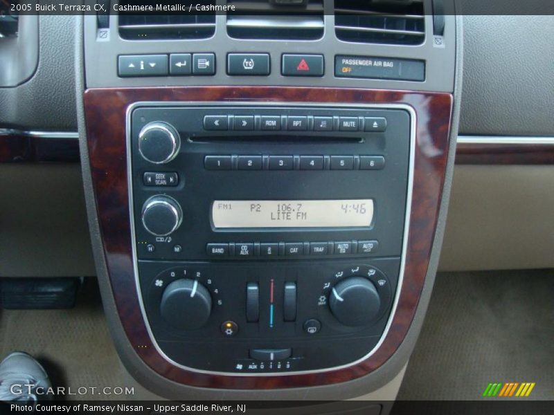 Controls of 2005 Terraza CX