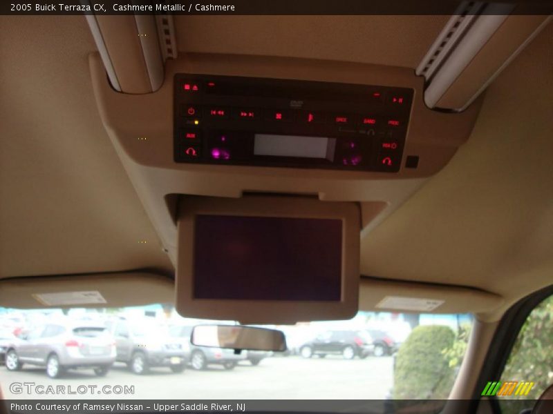 Controls of 2005 Terraza CX