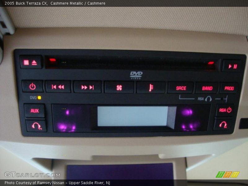 Controls of 2005 Terraza CX