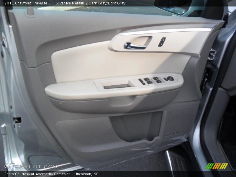 Silver Ice Metallic / Dark Gray/Light Gray 2011 Chevrolet Traverse LT