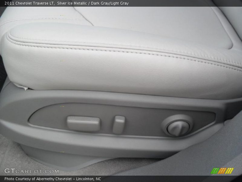 Silver Ice Metallic / Dark Gray/Light Gray 2011 Chevrolet Traverse LT