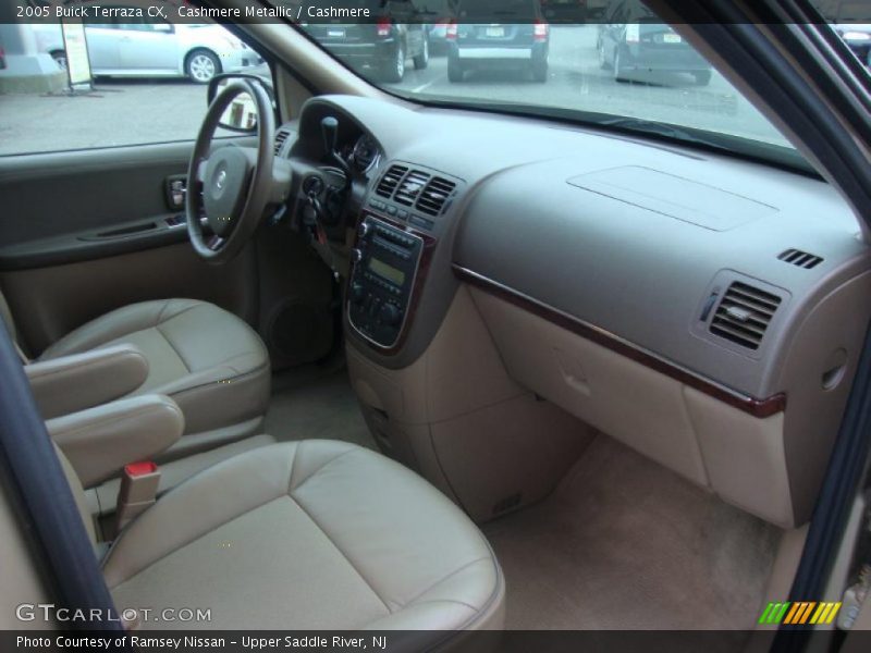 Dashboard of 2005 Terraza CX