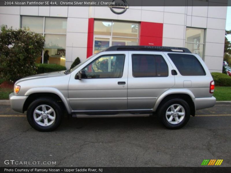 Chrome Silver Metallic / Charcoal 2004 Nissan Pathfinder SE 4x4