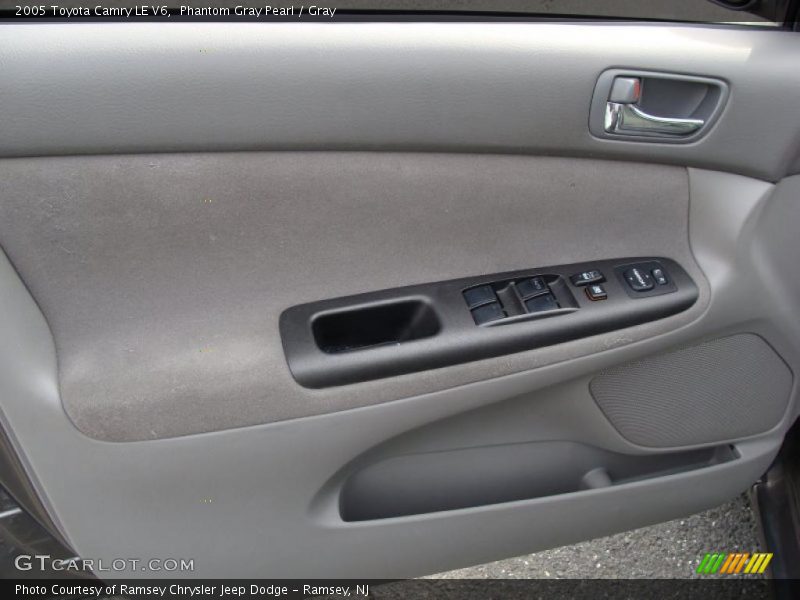 Phantom Gray Pearl / Gray 2005 Toyota Camry LE V6