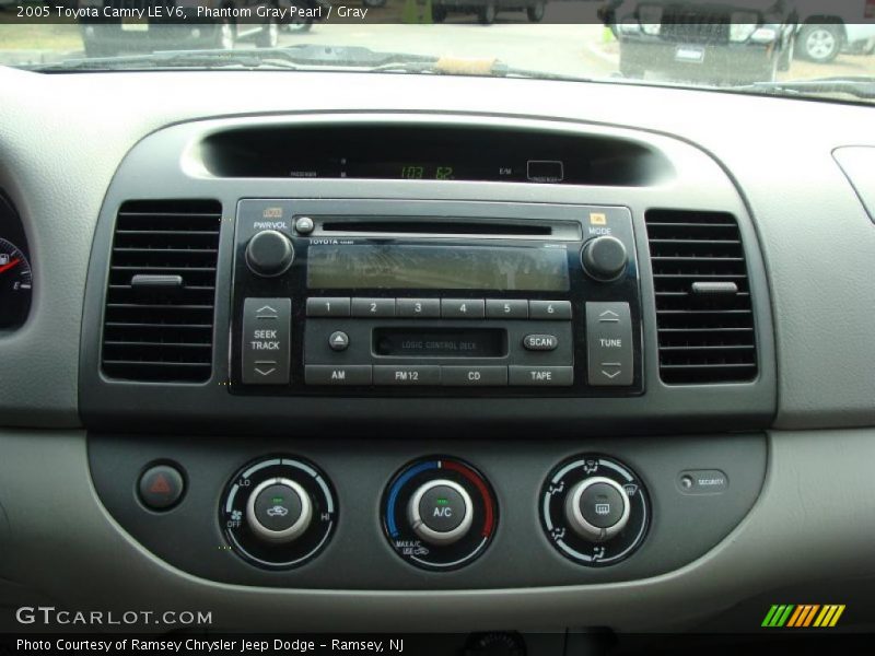 Controls of 2005 Camry LE V6