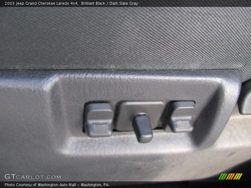 Brilliant Black / Dark Slate Gray 2003 Jeep Grand Cherokee Laredo 4x4