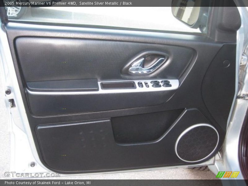 Door Panel of 2005 Mariner V6 Premier 4WD