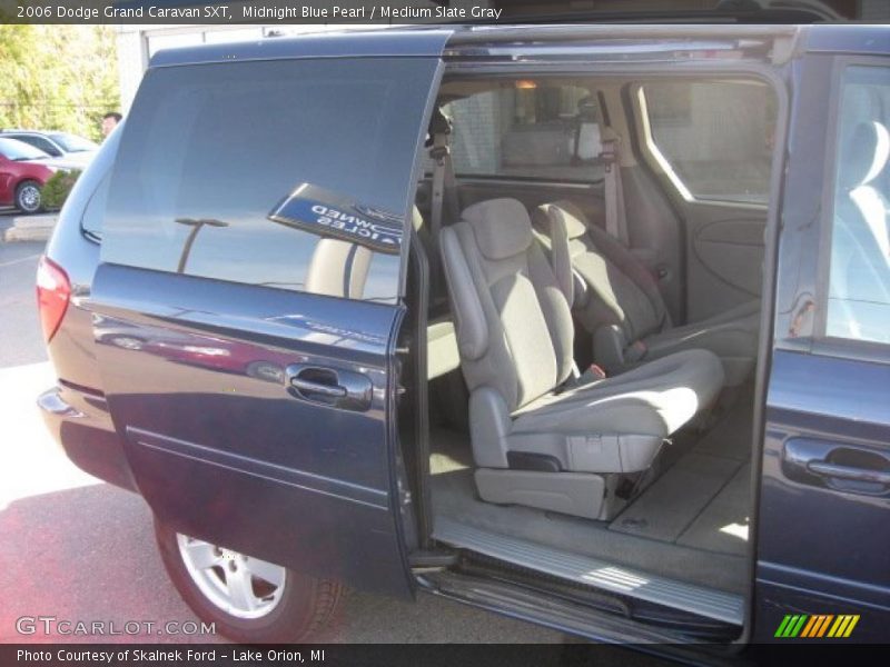 Midnight Blue Pearl / Medium Slate Gray 2006 Dodge Grand Caravan SXT