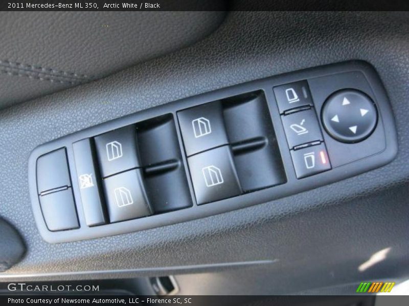 Arctic White / Black 2011 Mercedes-Benz ML 350