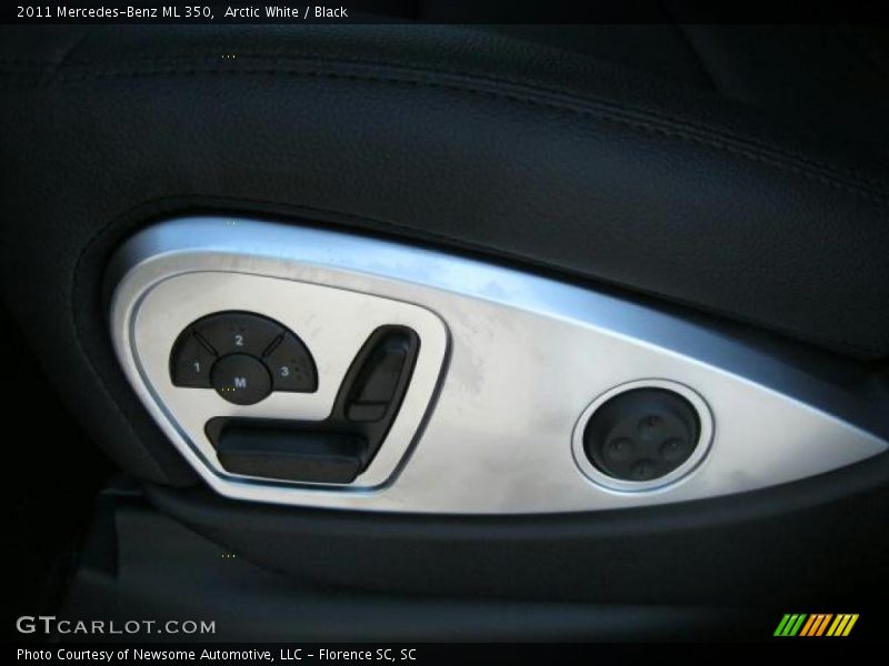 Arctic White / Black 2011 Mercedes-Benz ML 350