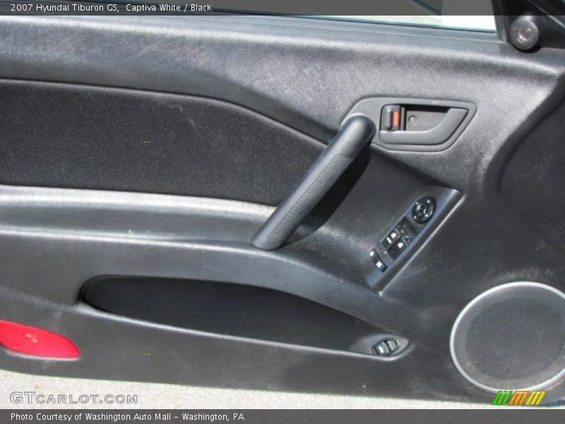 Door Panel of 2007 Tiburon GS