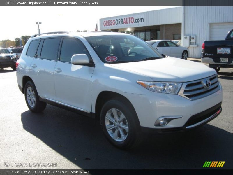 Blizzard White Pearl / Ash 2011 Toyota Highlander SE