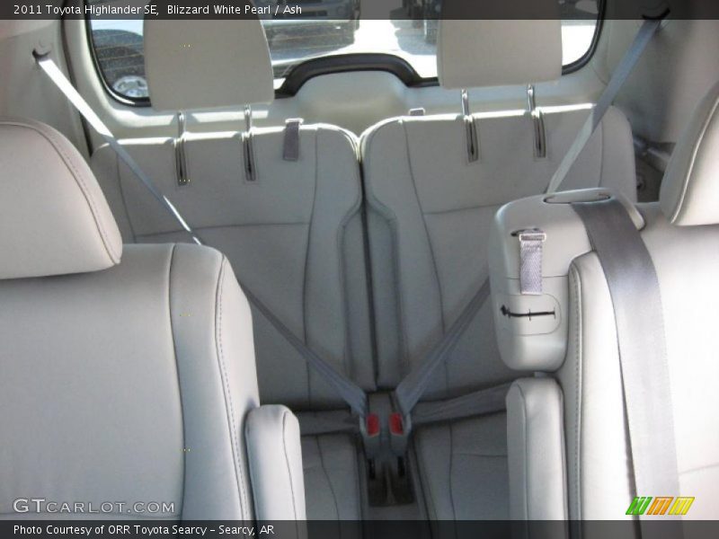 Blizzard White Pearl / Ash 2011 Toyota Highlander SE