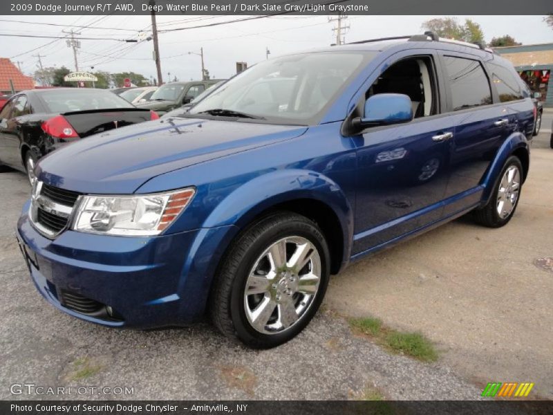 Front 3/4 View of 2009 Journey R/T AWD