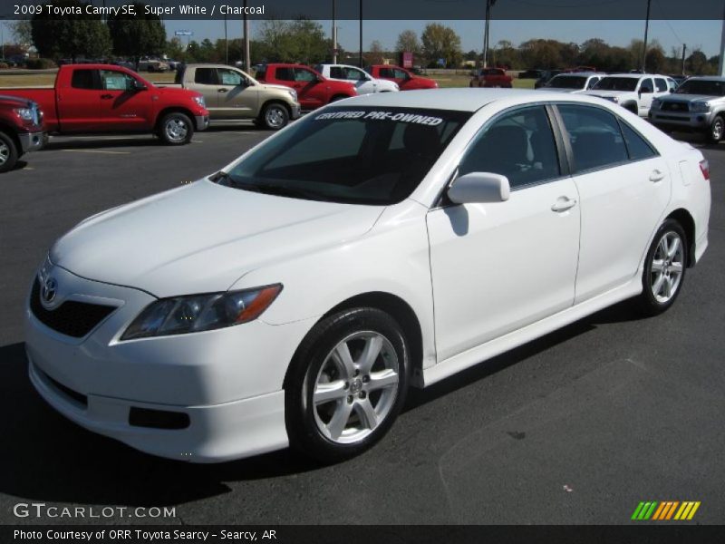 Super White / Charcoal 2009 Toyota Camry SE