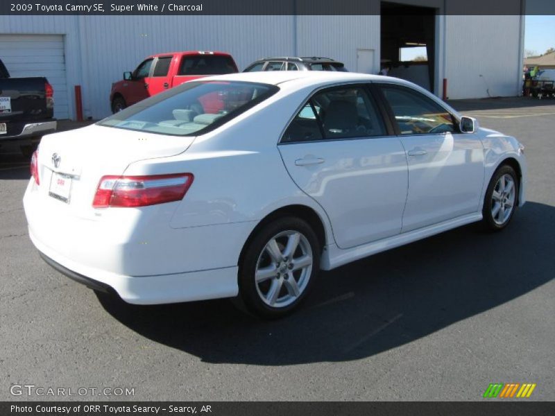 Super White / Charcoal 2009 Toyota Camry SE