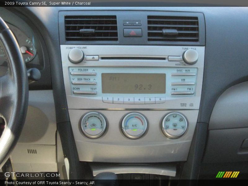 Super White / Charcoal 2009 Toyota Camry SE