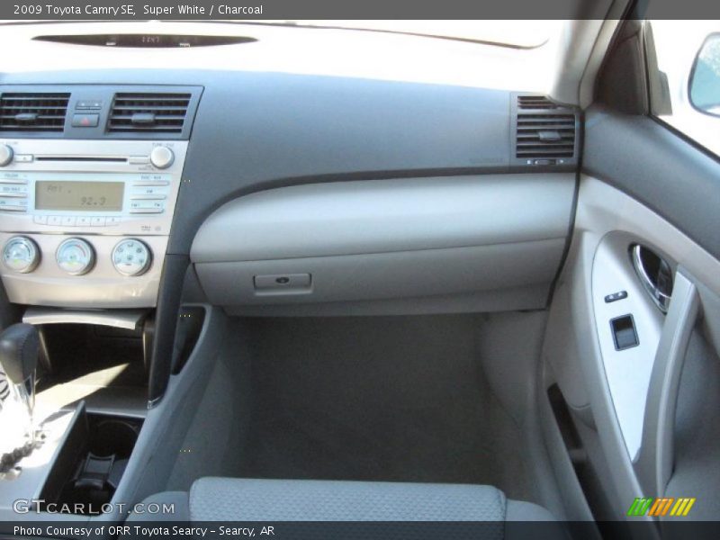 Super White / Charcoal 2009 Toyota Camry SE