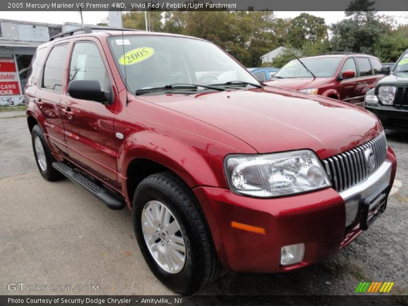 Front 3/4 View of 2005 Mariner V6 Premier 4WD