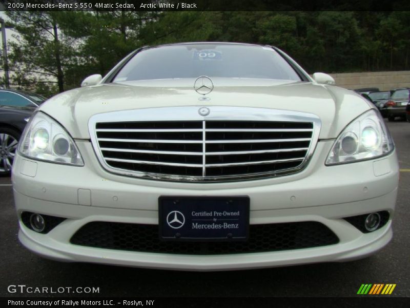 Arctic White / Black 2009 Mercedes-Benz S 550 4Matic Sedan
