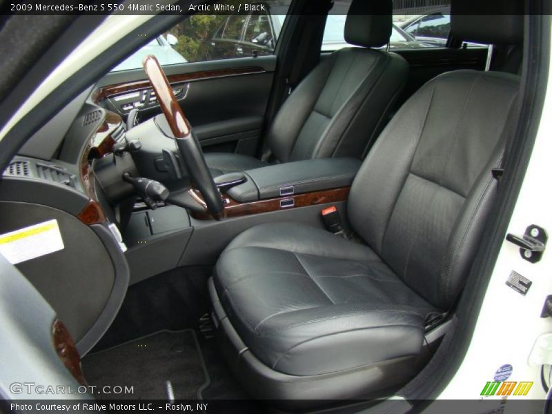 Arctic White / Black 2009 Mercedes-Benz S 550 4Matic Sedan