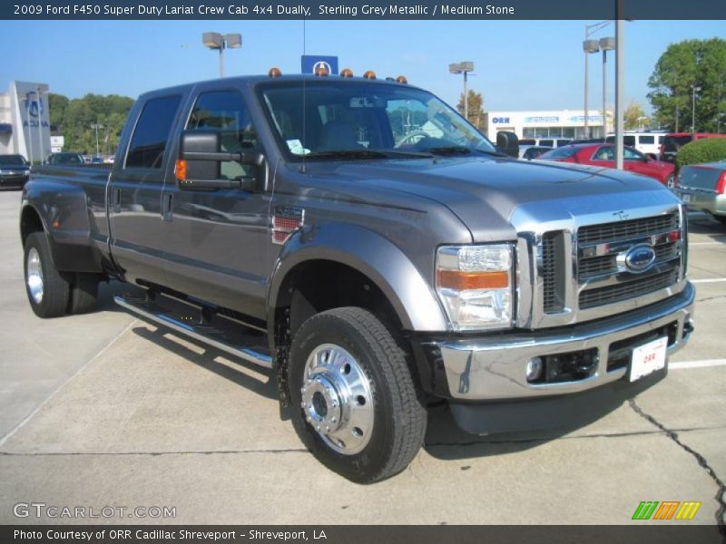Front 3/4 View of 2009 F450 Super Duty Lariat Crew Cab 4x4 Dually