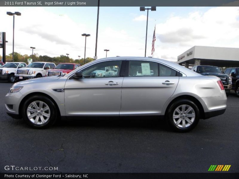 Ingot Silver / Light Stone 2011 Ford Taurus SE