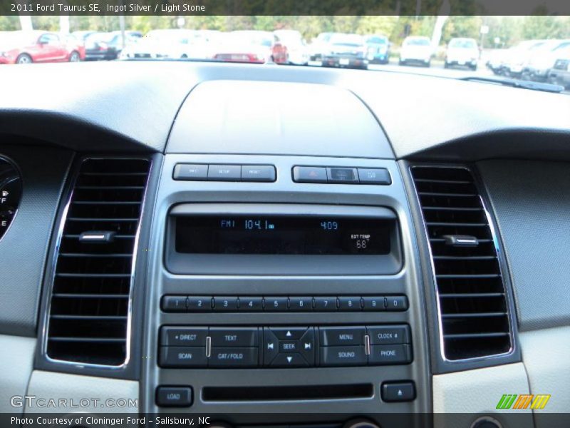 Controls of 2011 Taurus SE