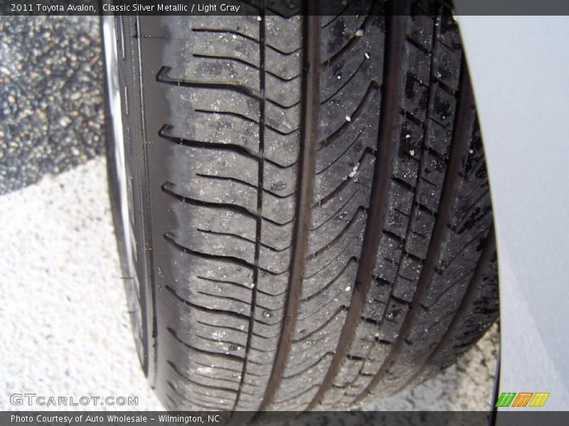 Classic Silver Metallic / Light Gray 2011 Toyota Avalon
