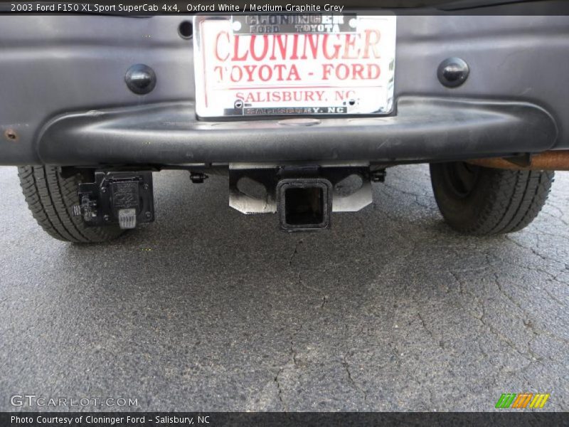 Oxford White / Medium Graphite Grey 2003 Ford F150 XL Sport SuperCab 4x4