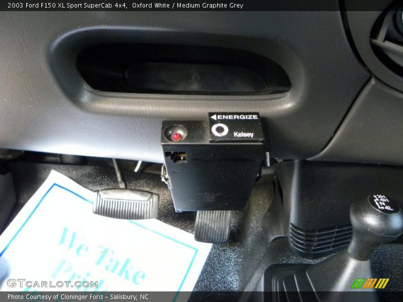 Oxford White / Medium Graphite Grey 2003 Ford F150 XL Sport SuperCab 4x4