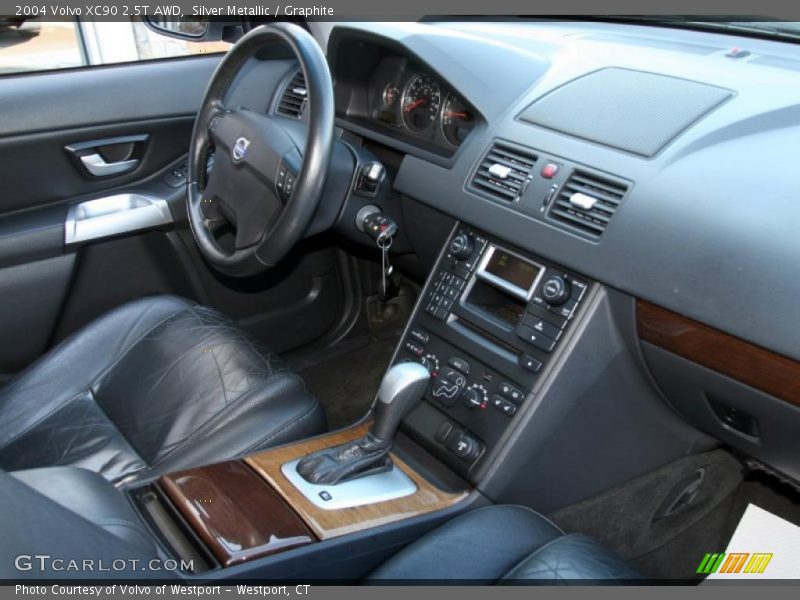  2004 XC90 2.5T AWD Graphite Interior