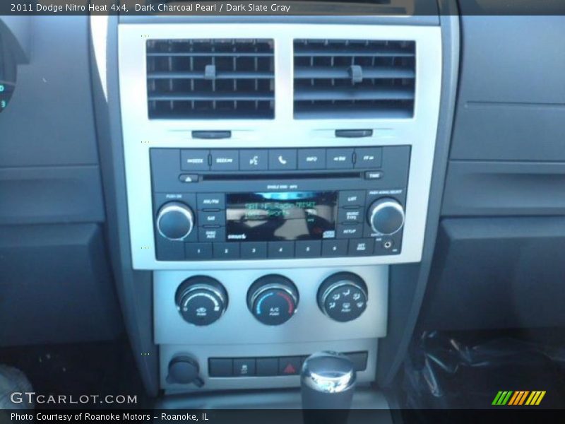 Controls of 2011 Nitro Heat 4x4