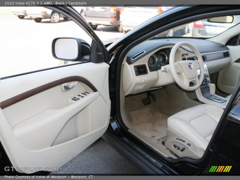  2010 XC70 3.2 AWD Sandstone Interior