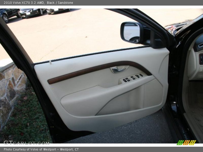 Black / Sandstone 2010 Volvo XC70 3.2 AWD