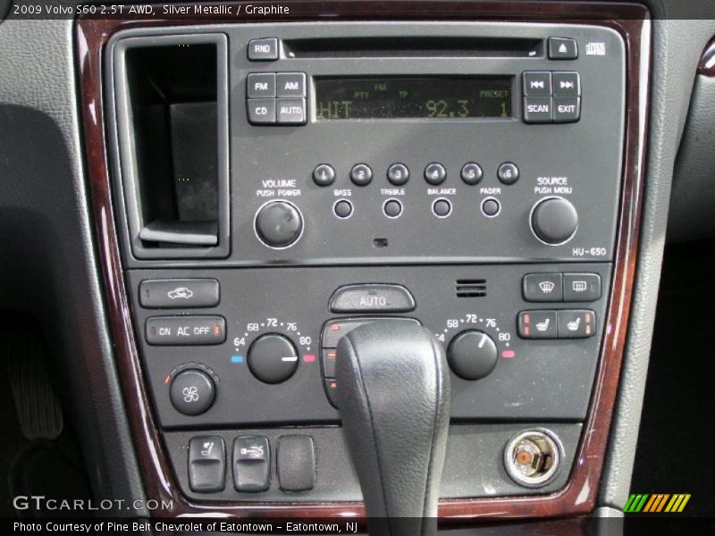 Controls of 2009 S60 2.5T AWD
