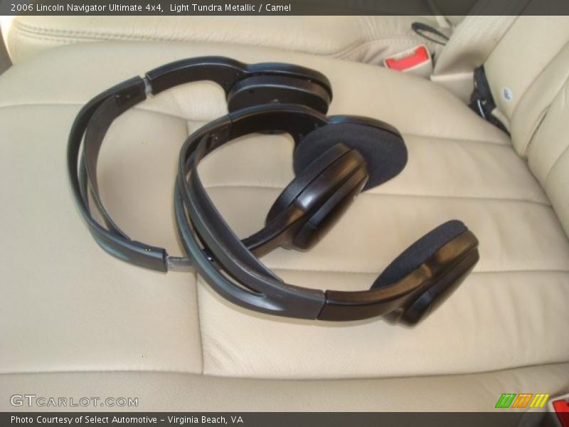 Light Tundra Metallic / Camel 2006 Lincoln Navigator Ultimate 4x4