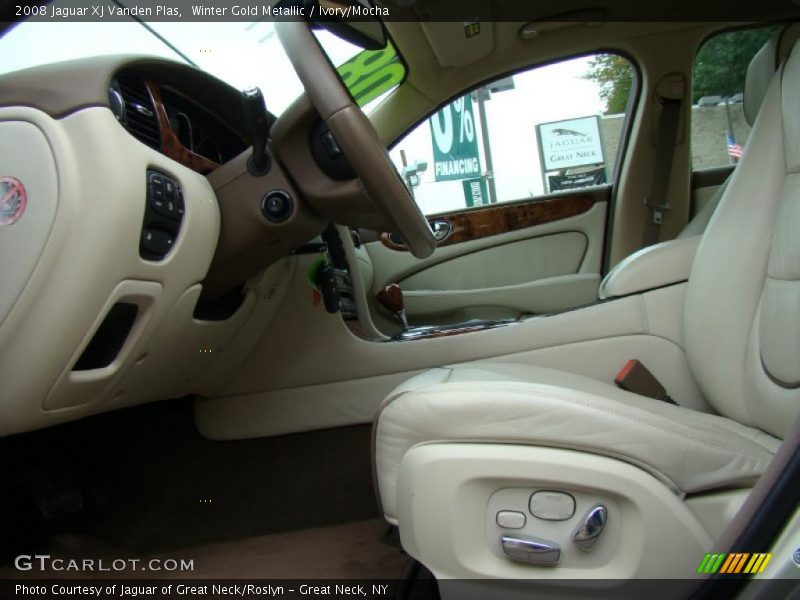 2008 XJ Vanden Plas Ivory/Mocha Interior