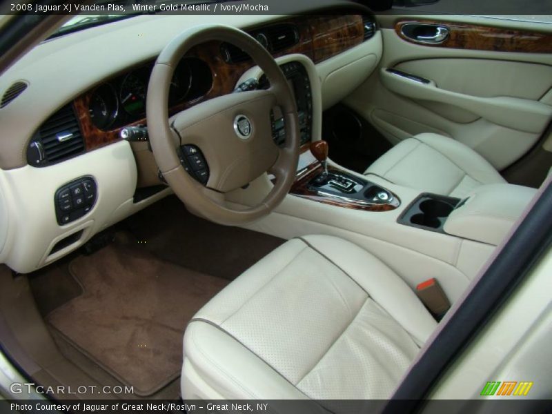 Ivory/Mocha Interior - 2008 XJ Vanden Plas 