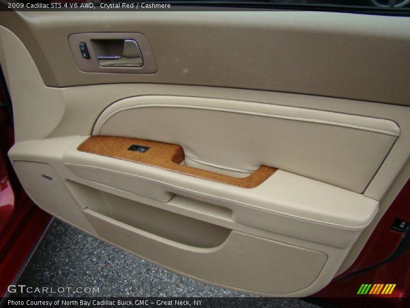 Door Panel of 2009 STS 4 V6 AWD