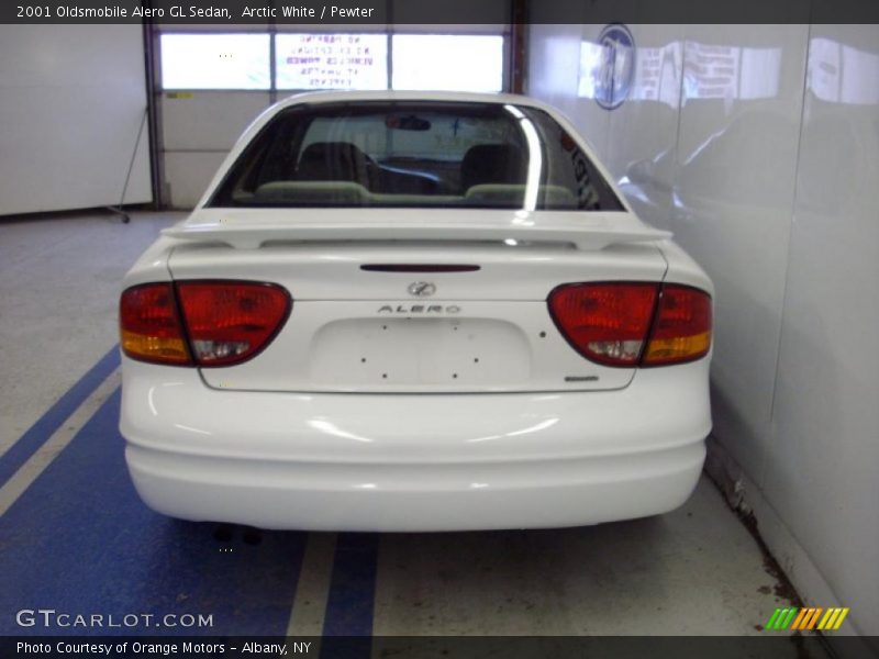 Arctic White / Pewter 2001 Oldsmobile Alero GL Sedan